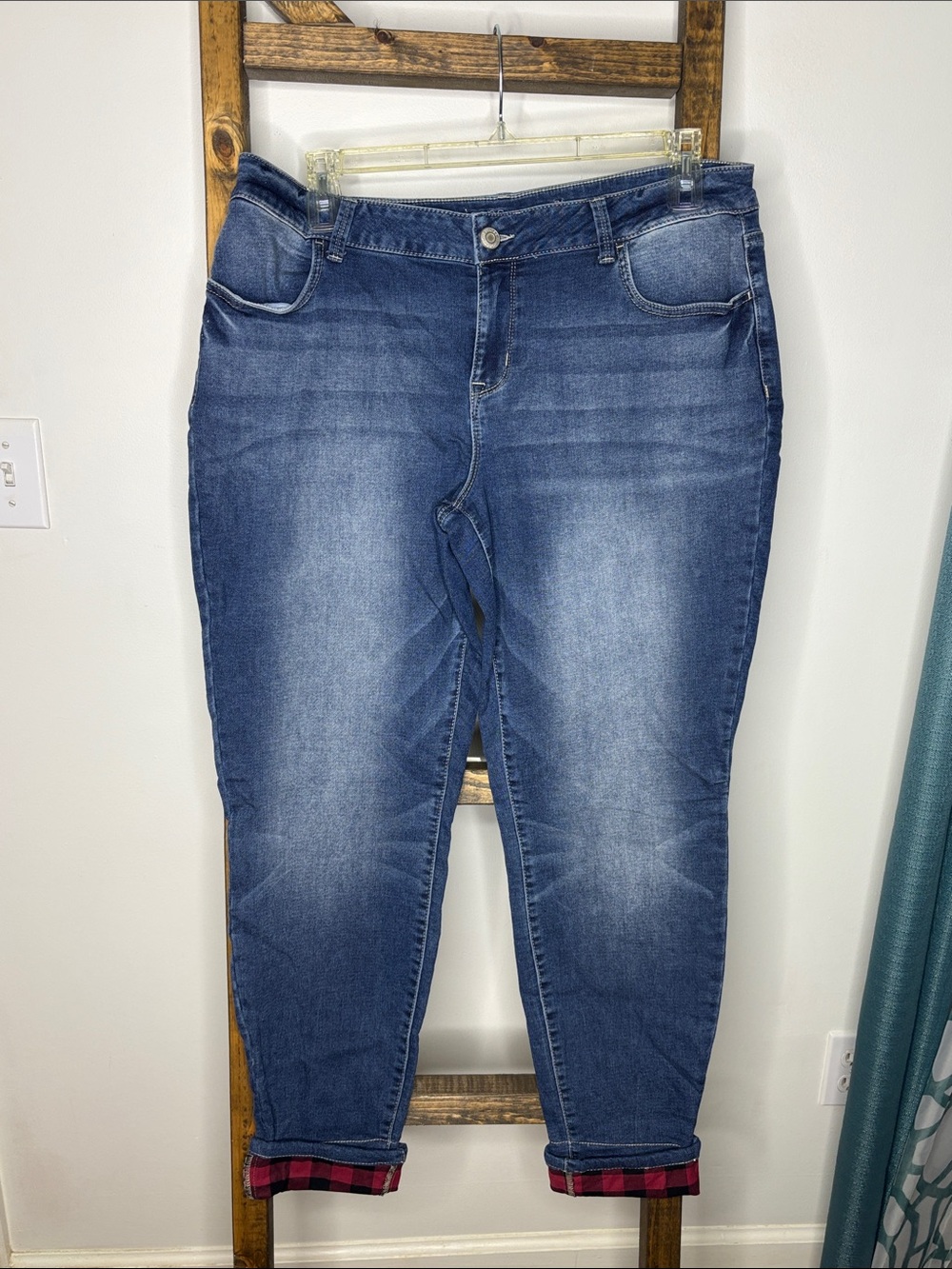 Maurices Mid Rise Plaid Cuff Relaxed Jeans Size XL